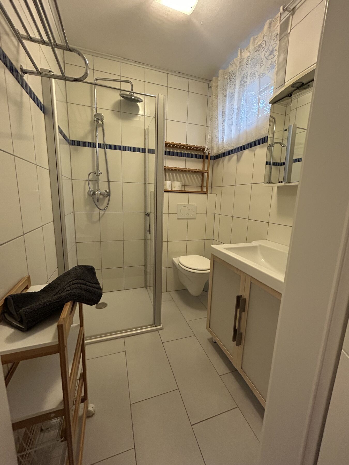Bad 2 mit Dusche und WC
